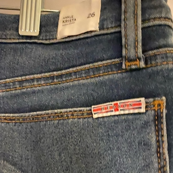 Hudson Krista Super Skinny Medium wash jeans classic 5 pocket wiskering 26
C - Picture 3 of 13